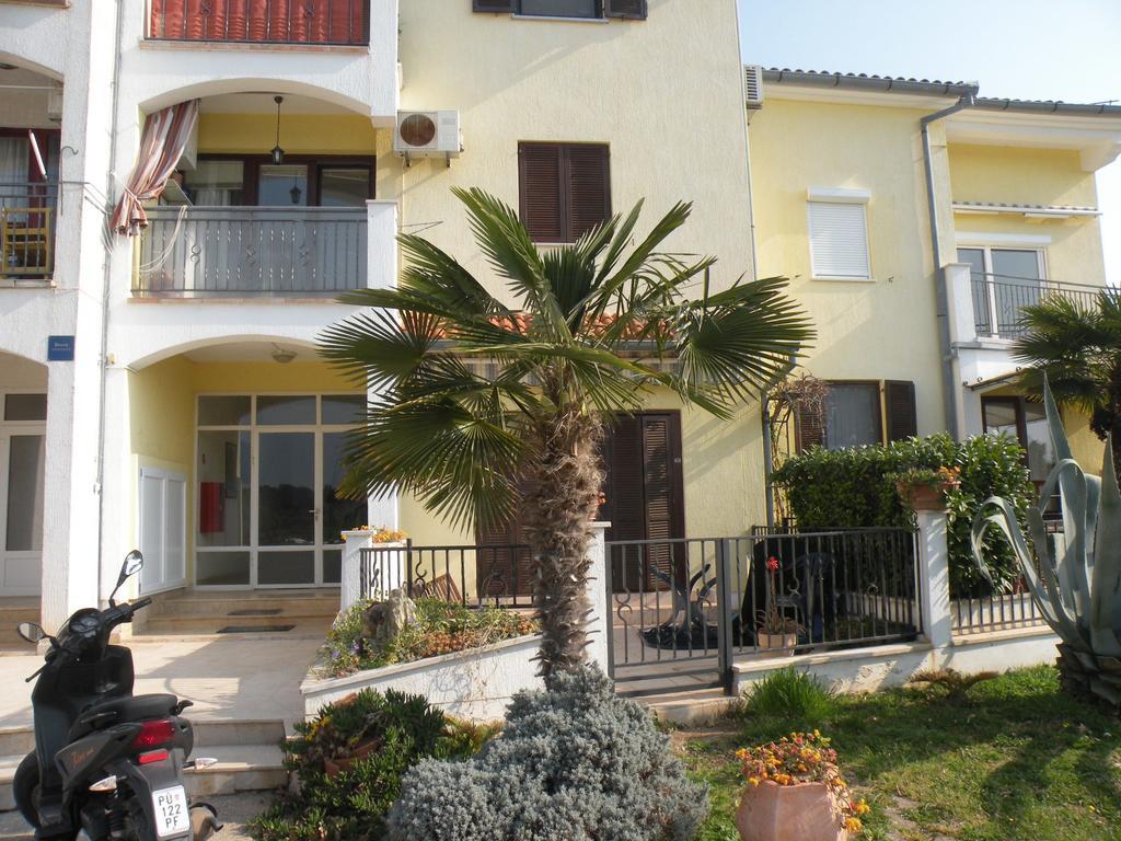 Sunset Apartment With A Private Yard At Medulin Riviera Bilik gambar